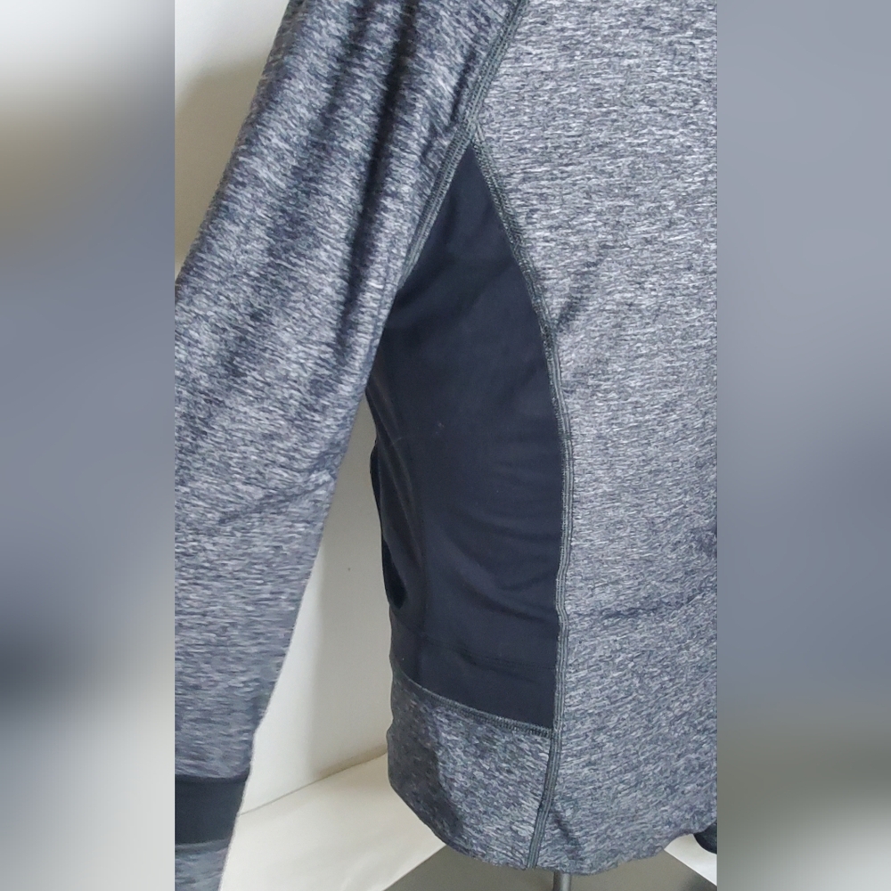 Lululemon Size 6 Zip-Up Jacket In Black - Picture 12 of 13